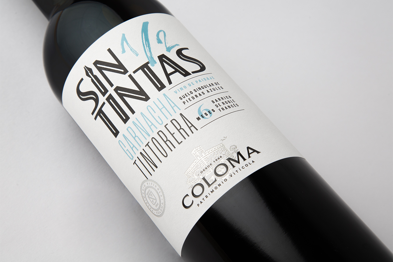 Sin Medias Tintas wine packaging