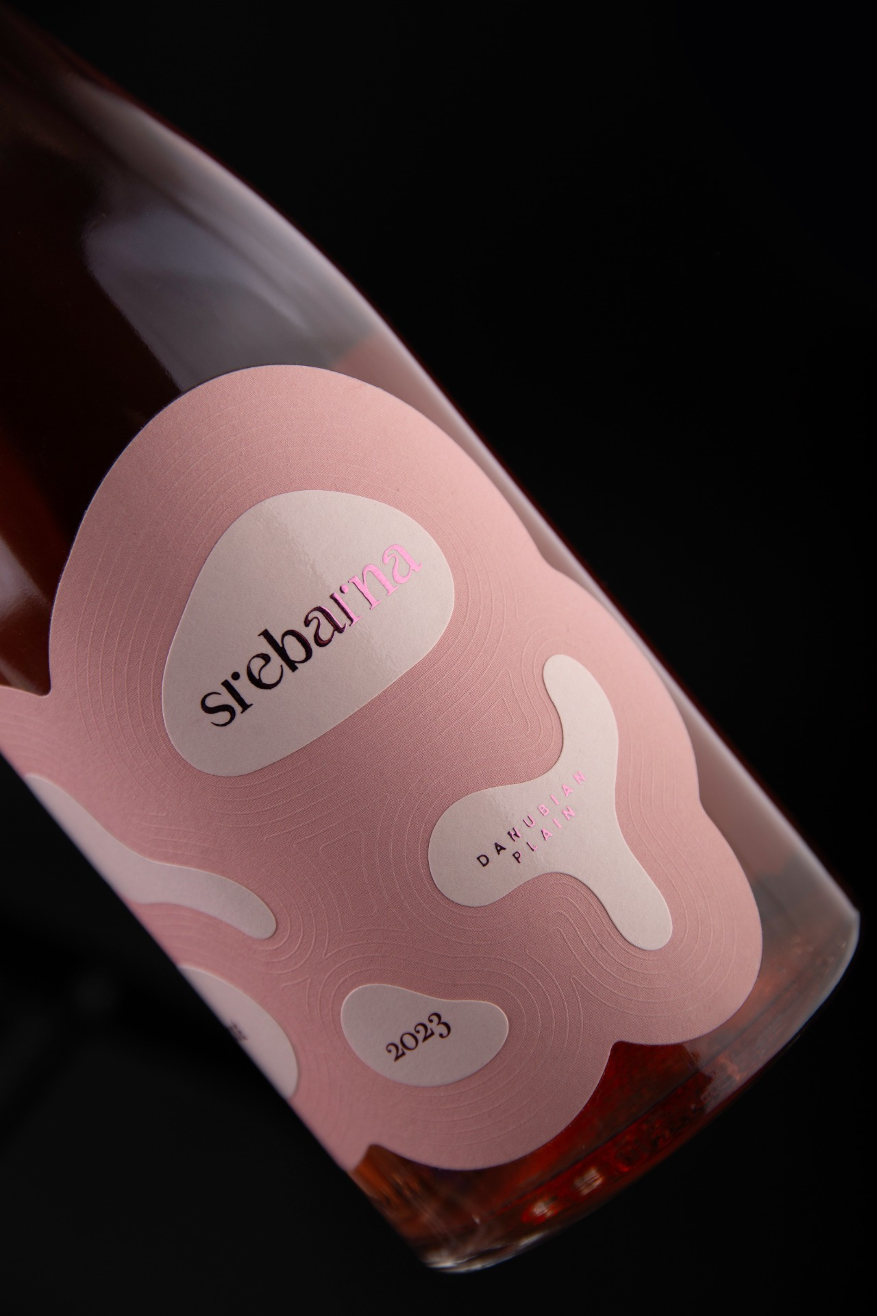 Srebarna Rosé – A Label Shaped By The Lake.