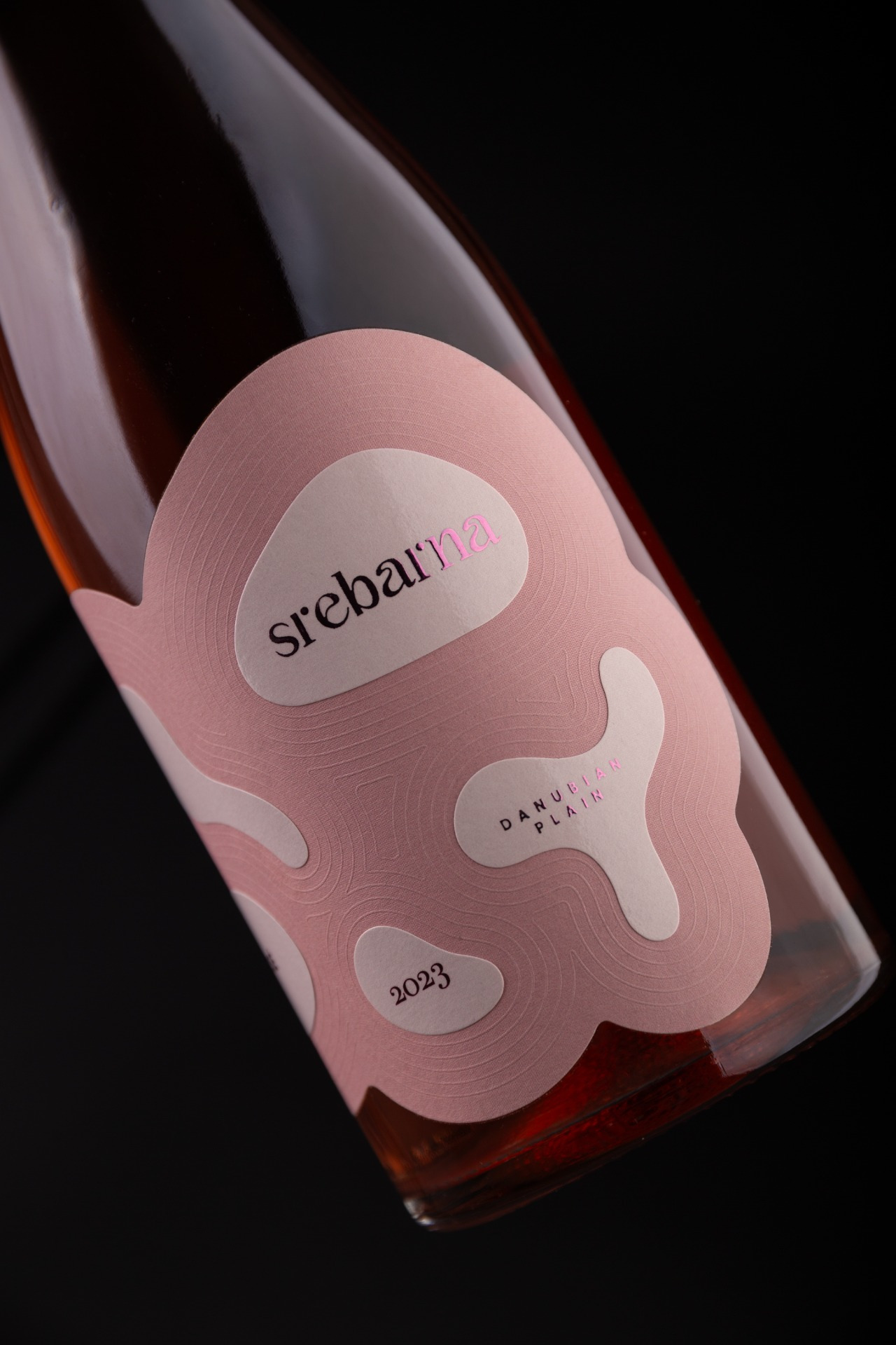 Srebarna Rosé – A Label Shaped By The Lake.